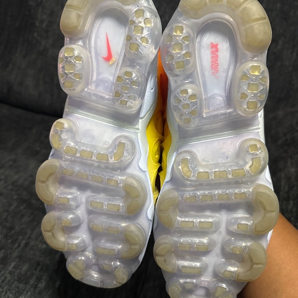 Nike VaporMax - Picture 4 of 5